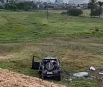 Veículo com placa de MG capota e deixa quatro feridos no interior de Alagoas
