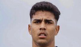 Juninho, de Arapiraca, marca três gols na estreia do Bahia