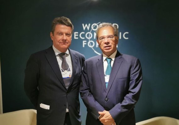 Ministro Guedes reforça confiança na economia e na democracia do país