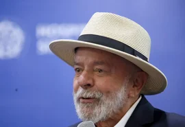 Lula passa por exames e resultados são 'muito satisfatórios'