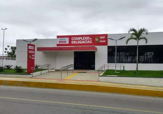 Mulher é morta a facadas; e criminoso é preso horas depois