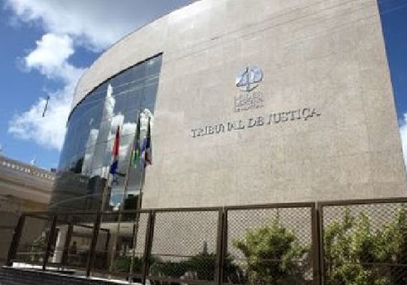 Suspeito de tentar matar homem a facadas no Benedito Bentes deve ir a júri