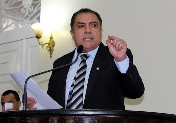 Deputado diz ser contra privatização da Casal em sessão da ALE