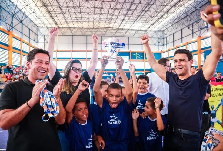 JHC renuncia neste sábado, mas rumo eleitoral não deve ser anunciado de imediato