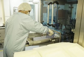 Fiocruz recebe insumo para 5,3 milhões de doses de vacinas