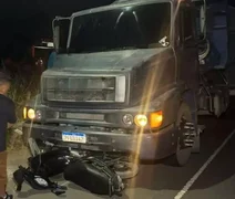 Motociclista morre em colisão com caminhão na AL-110, em São Sebastião
