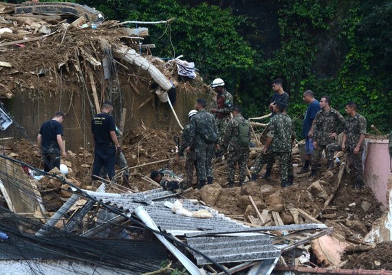 Petrópolis: Mortos pelas chuvas  chegam a 198