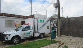 IML sepulta mais 10 corpos não reclamados em cemitério do Trapiche da Barra, em Maceió