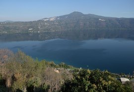 Machado neolítico de 4.800 anos é encontrado em lago suíço