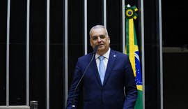 Alfredo Gaspar vai ao Senado protocolar pedido de impeachment contra Alexandre de Moraes