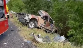 Policiais ficam feridos após colisão com carreta no sertão alagoano