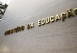 Ao menos 1,4 milhão de alunos somem dos cálculos do MEC para repasse de recursos