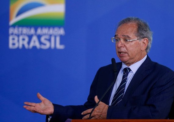 Paulo Guedes diz que barulho político desacelera o crescimento econômico