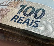 Dólar volta a cair e atinge R$ 5,07, menor valor em um mês