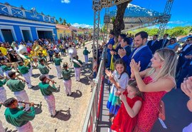 Proclamação da República: Entrega de comenda e desfile cívico marcam o 15 de novembro