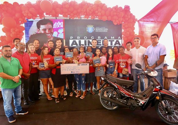 Prefeito Cacau comemora 1 ano do Programa Alimenta Marechal