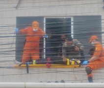 PM presta primeiros socorros a trabalhador após acidente elétrico no Jacintinho