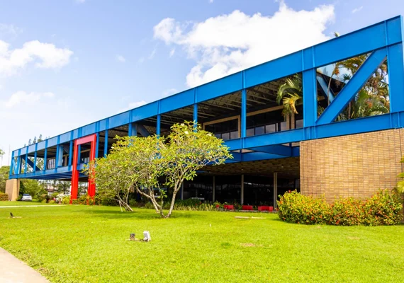 Detran-AL abre concurso com 116 vagas e salários de até R$ 7,8 mil