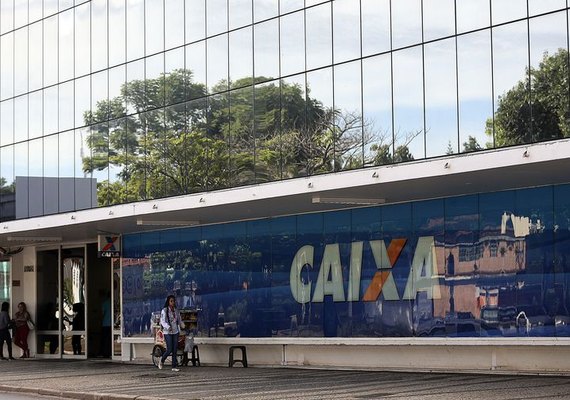 Caixa começa a chamar candidatos aprovados no concurso de 2014