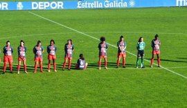 Jogadora senta no gramado e se recusa a homenagear Maradona