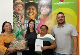 Encerrando o mês da mulher, Unicafes-AL amplia diálogo com liderança femininas