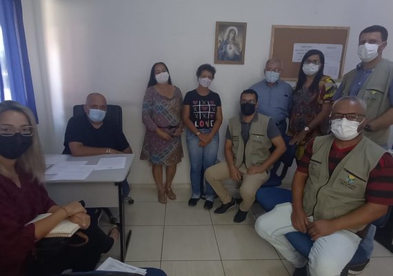Reunião discutiu medidas sanitárias que serão adotadas no Mercado Público e feiras livres do município