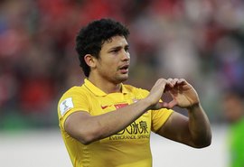 Time chinês Guangzhou confirma saída de quinteto brasileiro