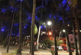 Novembro Azul: praça e viadutos ganham iluminação especial