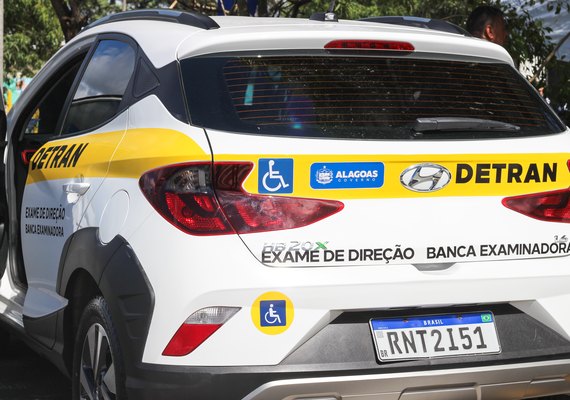 Detran Alagoas disponibiliza carro adaptado para PcDs realizarem provas práticas de direção