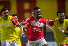 Série B: CRB bate Vitória e segue vivo na luta pelo acesso à elite