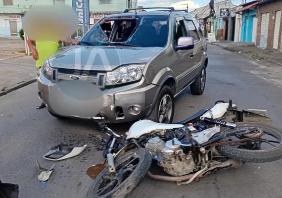 Motociclista fica ferido após batida frontal com carro em Arapiraca
