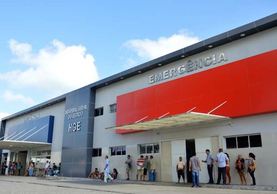 Acidente no bairro do Farol deixa quatro pessoas feridas nesta terça