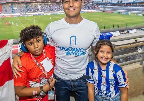 “Pé frio”: azulino, JHC vê CSA levar goleada na “primeira vez” que vai ao estádio