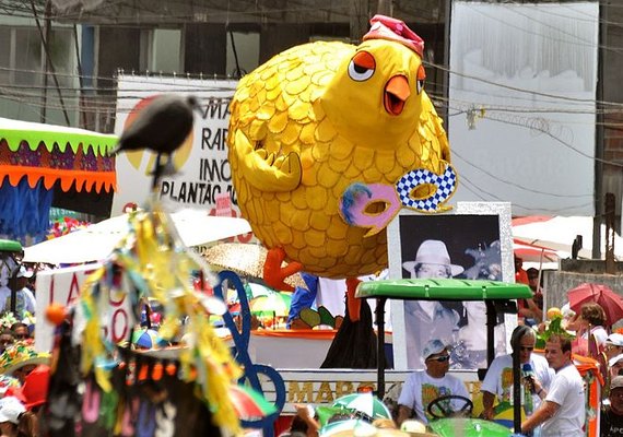 Orquestra do Pinto da Madrugada vai tocar nas escadarias da Associação Comercial