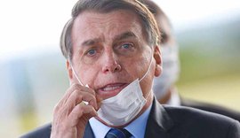 Bolsonaro pede parecer para desobrigar uso de máscara por vacinados
