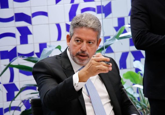 Aliado de Lira recebe 79% dos repasses do governo Bolsonaro para kits de robótica