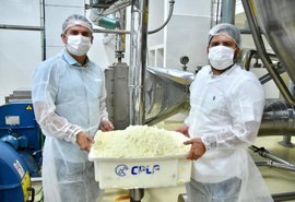 Prefeito de Batalha acompanha fase de testes de leite em pó da UBL da CPLA
