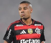 Peñarol negocia empréstimo de De la Cruz, meio-campista do Flamengo