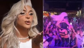 Pabllo Vittar cai ao se jogar na plateia durante show em Goiânia; veja