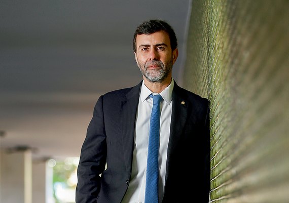 “O delegado Fábio Costa está no lugar errado e no partido errado', diz Marcelo Freixo