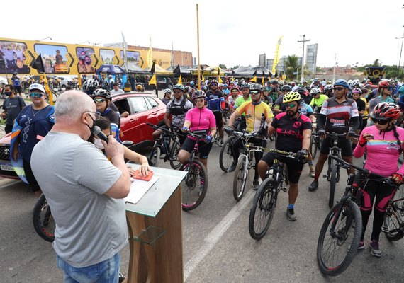 SMTT Arapiraca promove pedal solidário e incentiva ciclismo para driblar o trânsito