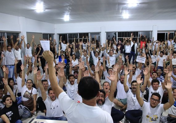 Jornalistas alagoanos decidem manter a greve após assembleia