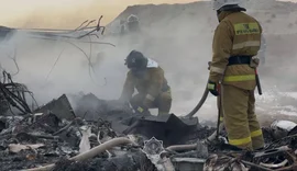 Vídeo: avião da Embraer cai no Cazaquistão com 67 pessoas