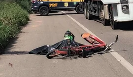 Ciclista de 77 anos morre após acidente com caminhão na BR-316