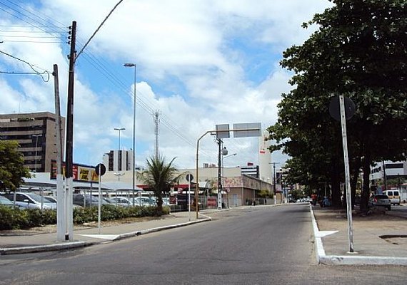 Cruzamento na Rua Sandoval Arroxelas será interditado nesta terça (10); entenda