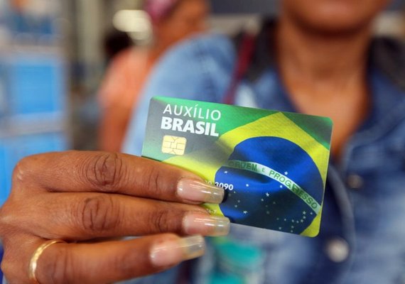 Calendário de pagamento do Auxílio Brasil do mês de outubro é antecipado