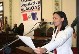 Flávia Cavalcante vai disputar vaga de estadual em chapa que “elege seis”