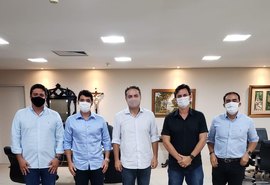 Prefeito de Jequiá da Praia busca melhorias para o município