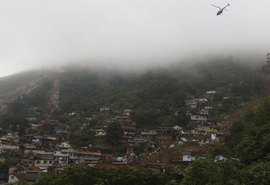 Petrópolis aciona sirenes e alerta população sobre efeitos da chuva