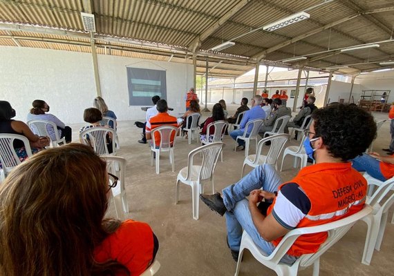 Defesa Civil vistoria obras do Centro de Acolhimento e Triagem